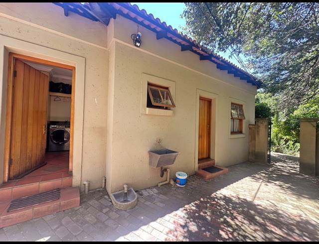 4 BEDROOM HOUSE FOR SALE IN COUNTRY LIFE PARK